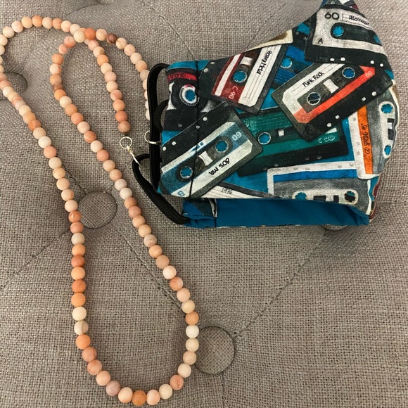 Mask chain natural pink aventurine beads 28” - Picture 4 of 5